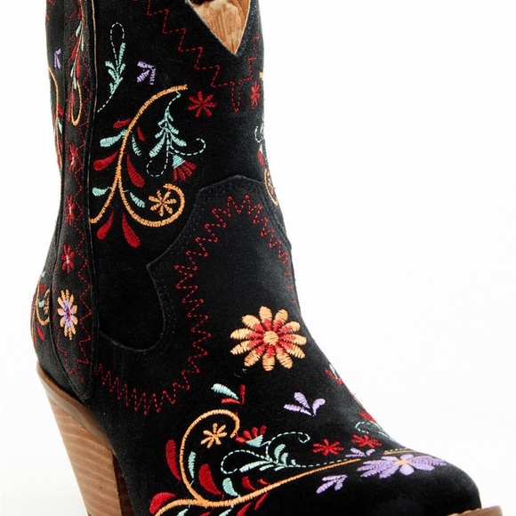 dingo Shoes - Dingo Sugar Bug Black Embroidered Ankle Boots